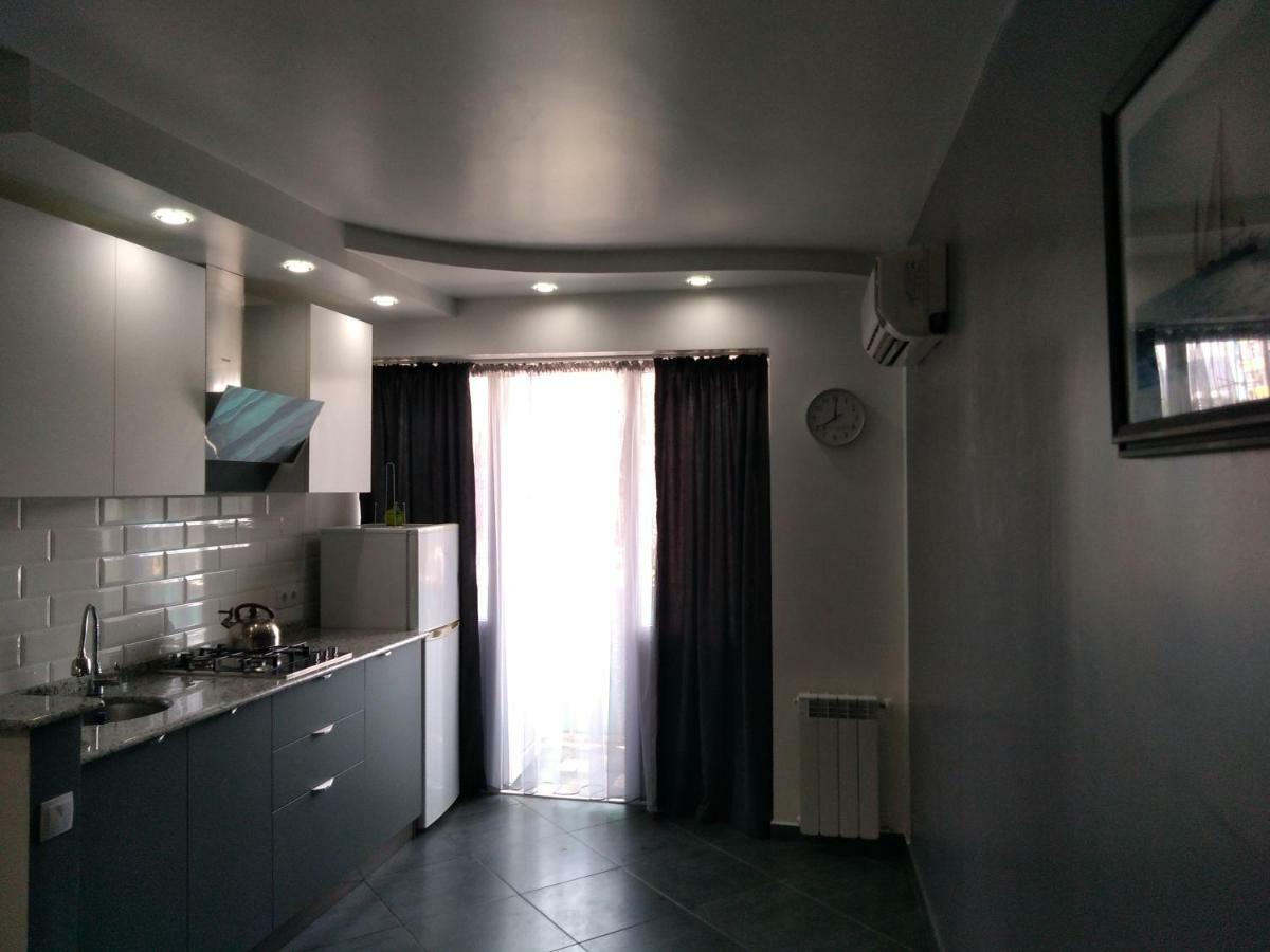 Apartment Eteri Batumi Exteriör bild
